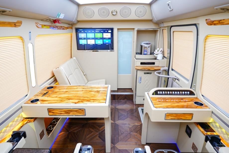 丰田考斯特4S店改装报价电话 豪华商务接待丰田考斯特12座多少钱