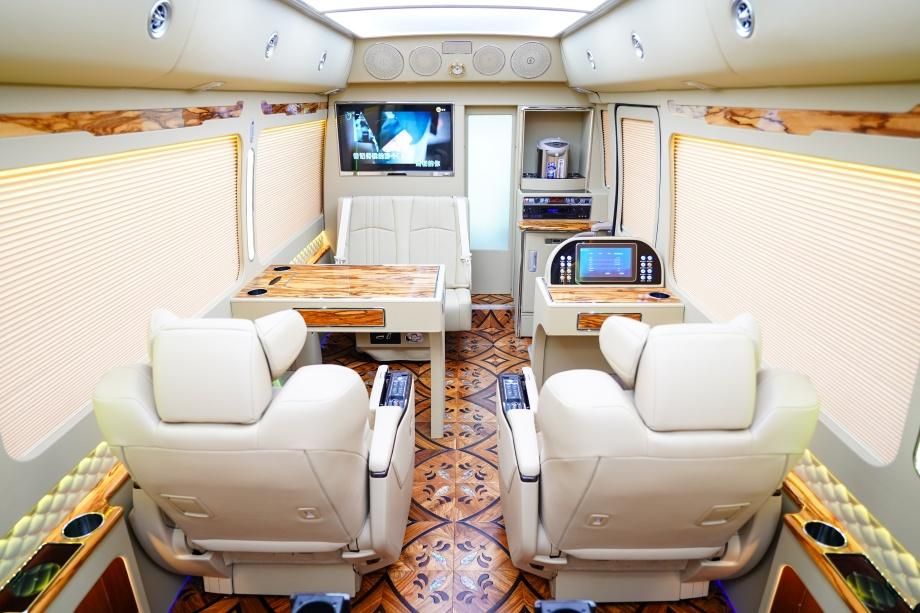 丰田考斯特12座豪华版价格表 定制考斯特车型特价多少钱