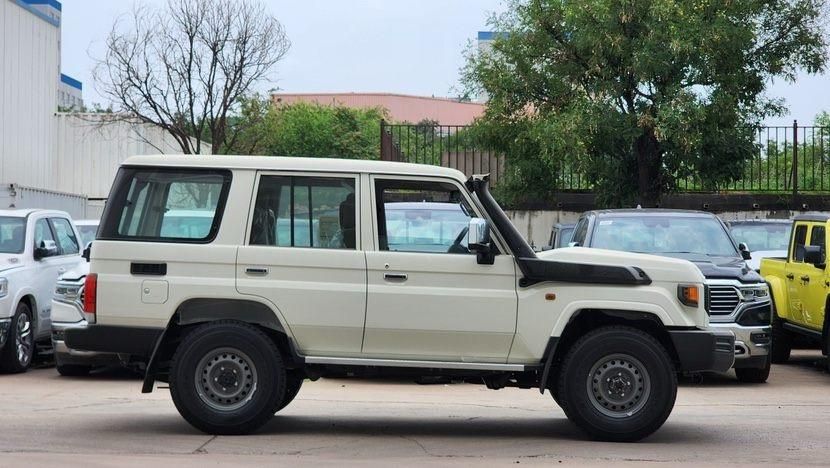 2025款丰田酷路泽LC76 2.8T 自动 柴油 现车最新价格65万