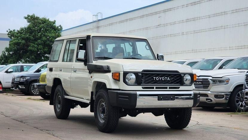 2025款丰田酷路泽LC76 2.8T 自动 柴油 现车最新价格65万
