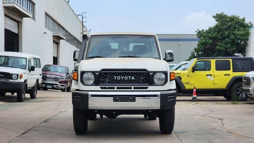 2025款丰田酷路泽LC76 2.8T 自动 柴油 现车最新价格65万