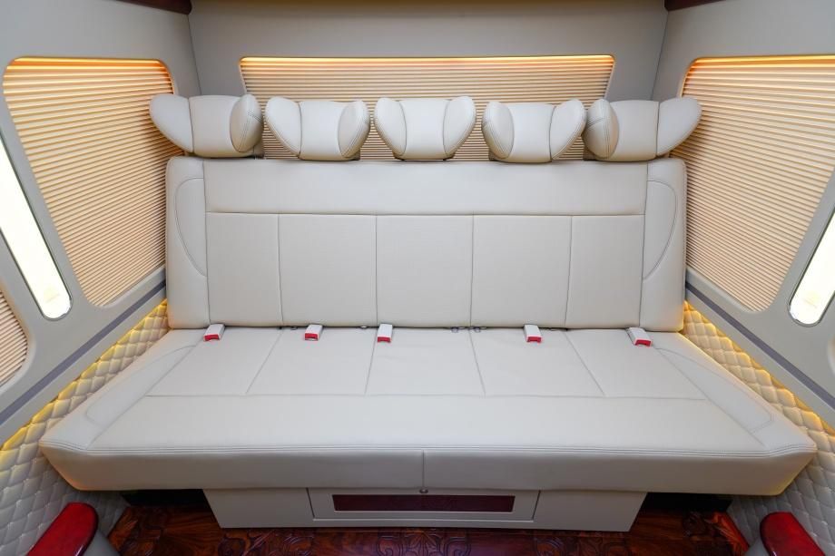 丰田考斯特13座灵活配置推荐电话 13座考斯特多少钱