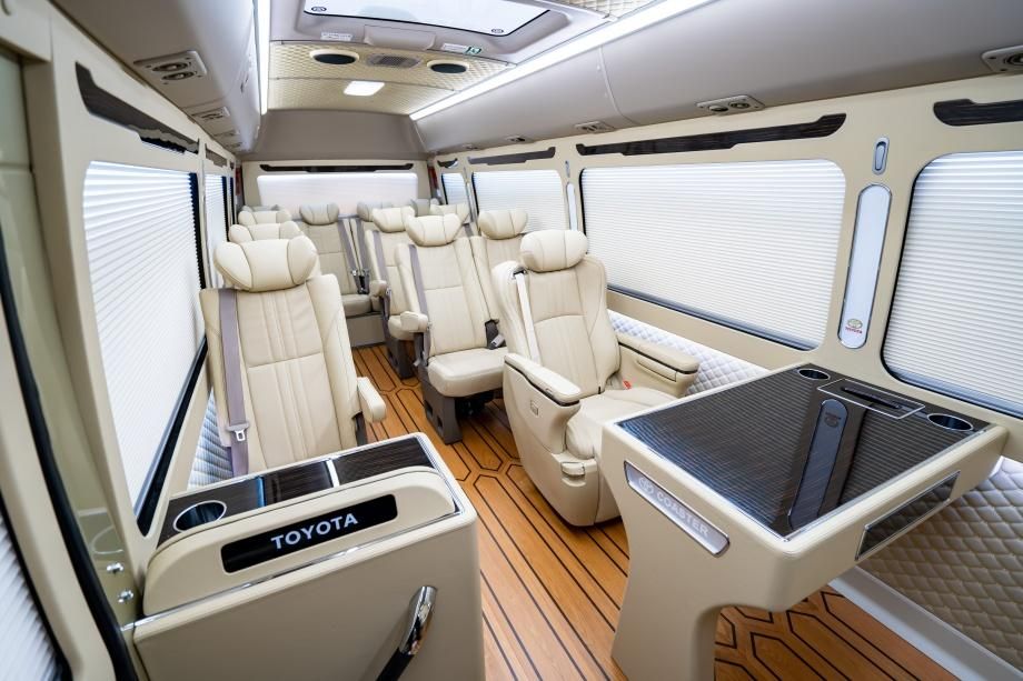 16座对向考斯特商务车热销活动报价 高端配置参数详情