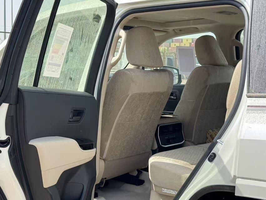 2025款丰田酷路泽3500 GXR 18轮 8气 天窗 丝绒 最新报价配置参数