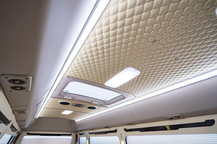 16座对向考斯特商务车热销活动报价 高端配置参数详情