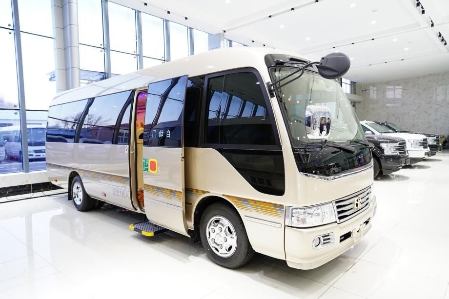 16座对向考斯特商务车热销活动报价 高端配置参数详情