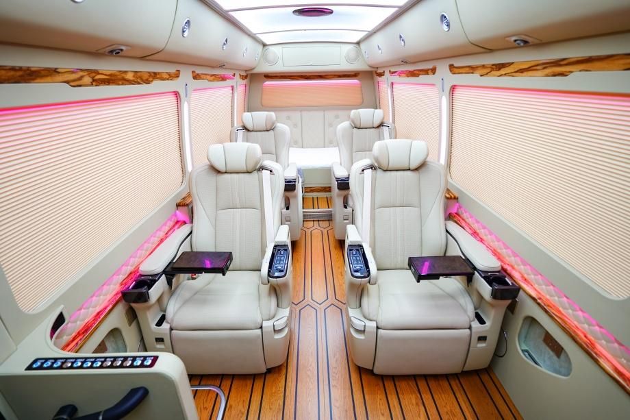 丰田考斯特6座房车版改装指南 新车落地报价电话