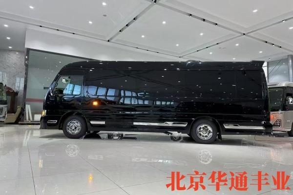 25年丰田考斯特丰田考斯特提供多个版本选择，覆盖超级VIP商务版