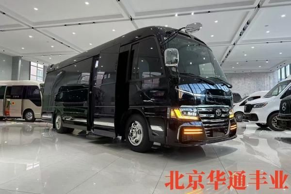 25年丰田考斯特丰田考斯特提供多个版本选择，覆盖超级VIP商务版