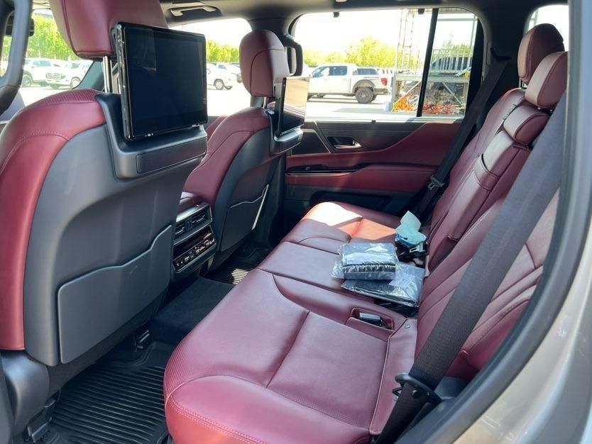 2025款雷克萨斯LX600 7座 Luxury豪华 加版最新价格 配置信息