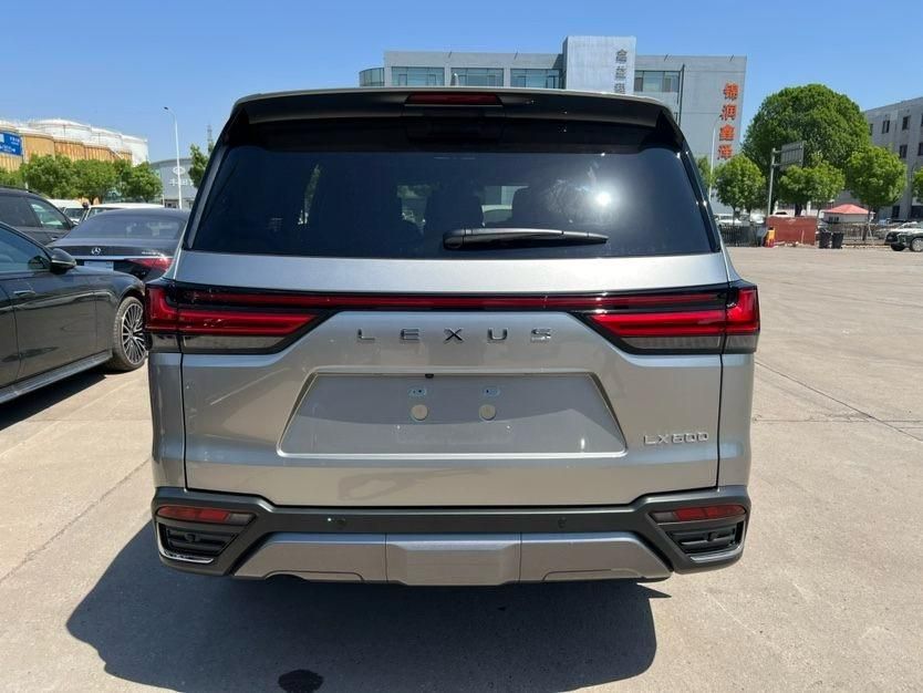 2025款雷克萨斯LX600 7座 Luxury豪华 加版最新价格 配置信息