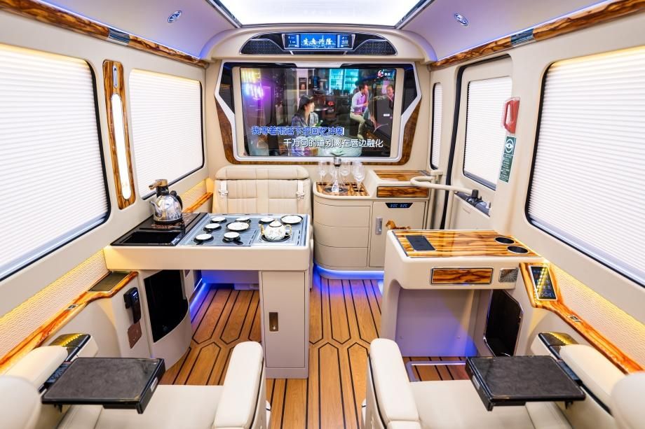 预算内拿下豪华团队座驾？红旗国悦10座配置价格双惊喜