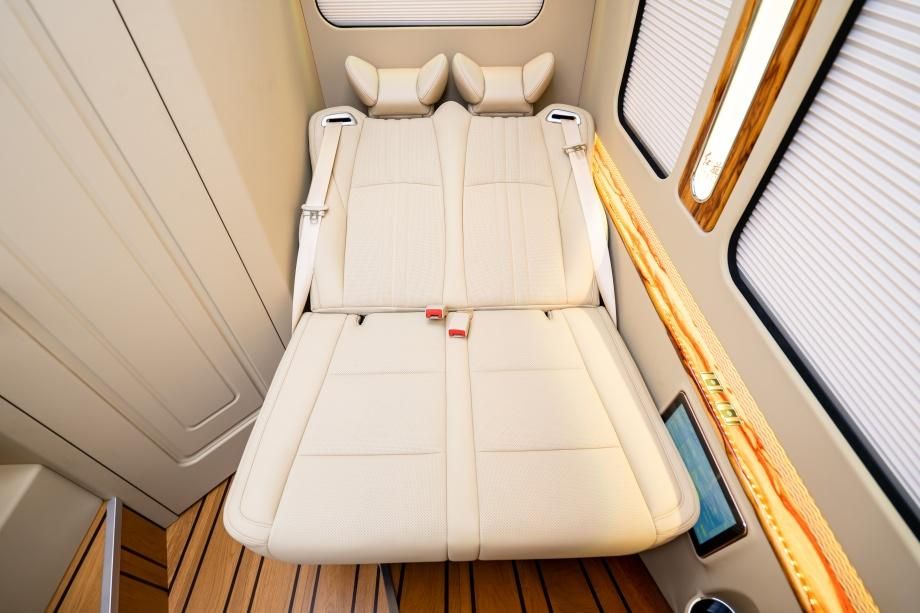 预算内拿下豪华团队座驾？红旗国悦10座配置价格双惊喜