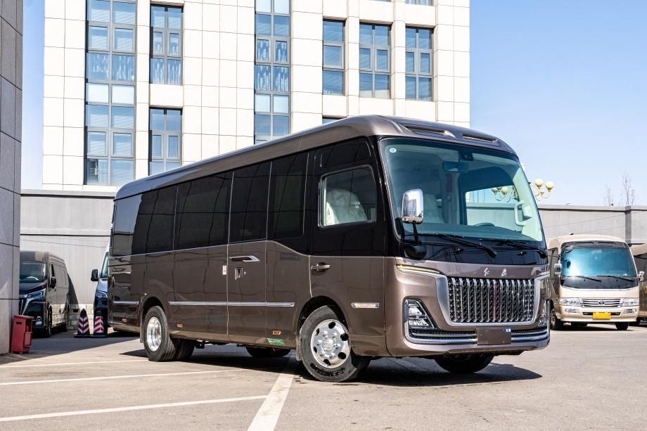 多人旅行座驾先红旗国悦11座对向布局款2025款落地多少钱