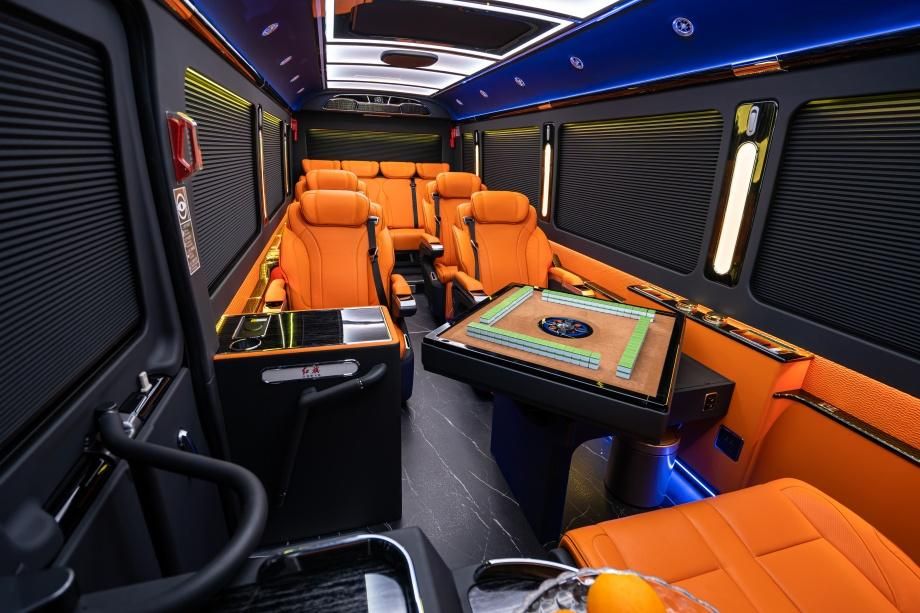 红旗国悦12座政务接待用车全隔断版现在什么价？