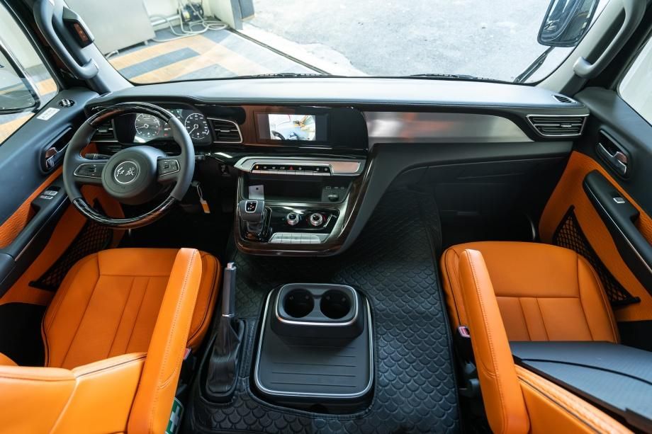 红旗国悦12座政务接待用车全隔断版现在什么价？