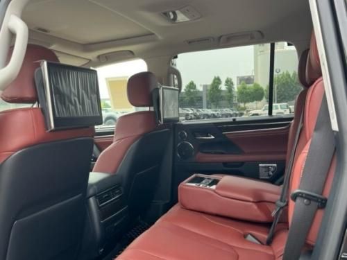 雷克萨斯LX570标准版 5.7L排量强劲 配置豪华 分期金融灵活