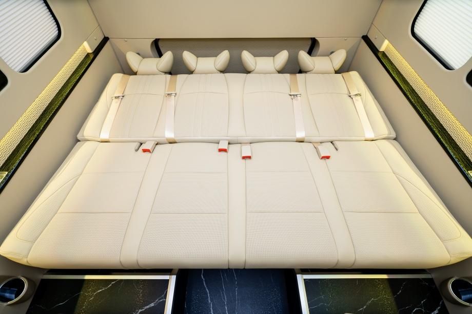 红旗国悦12座商务接待推荐配置2025款现车特惠惊喜报价