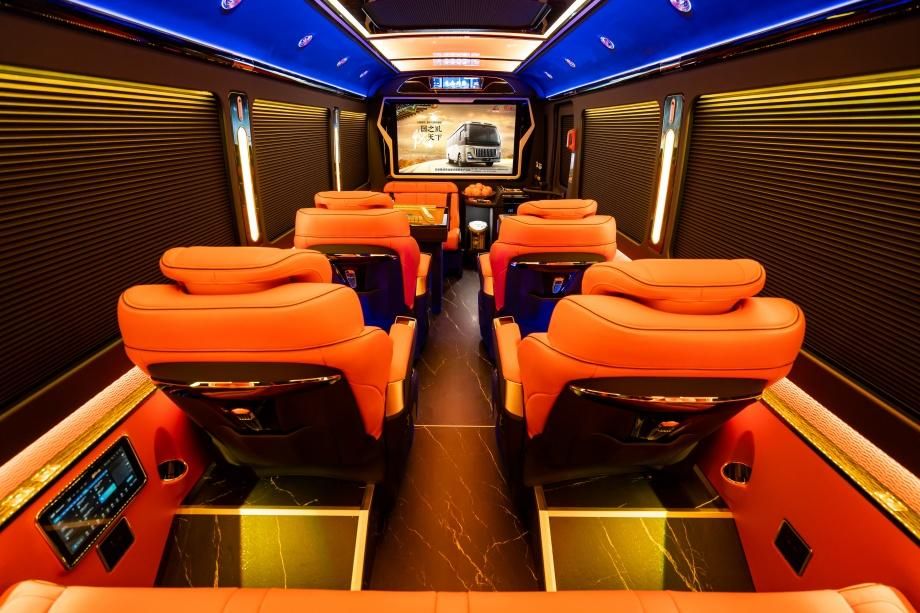 红旗国悦12座政务接待用车全隔断版现在什么价？