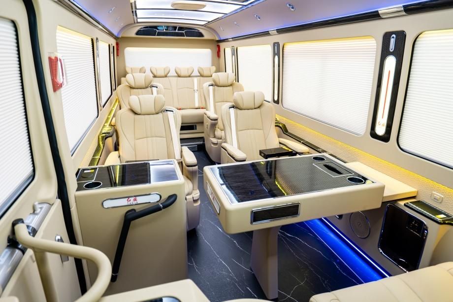 红旗国悦12座商务接待推荐配置2025款现车特惠惊喜报价