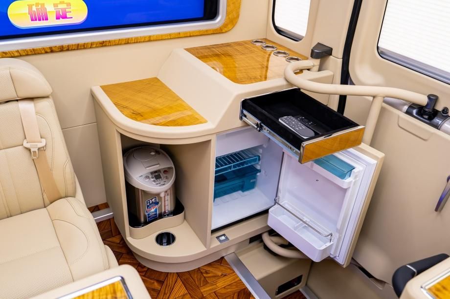 红旗国悦 12 座商务车多少钱?2025 款最新报价来了