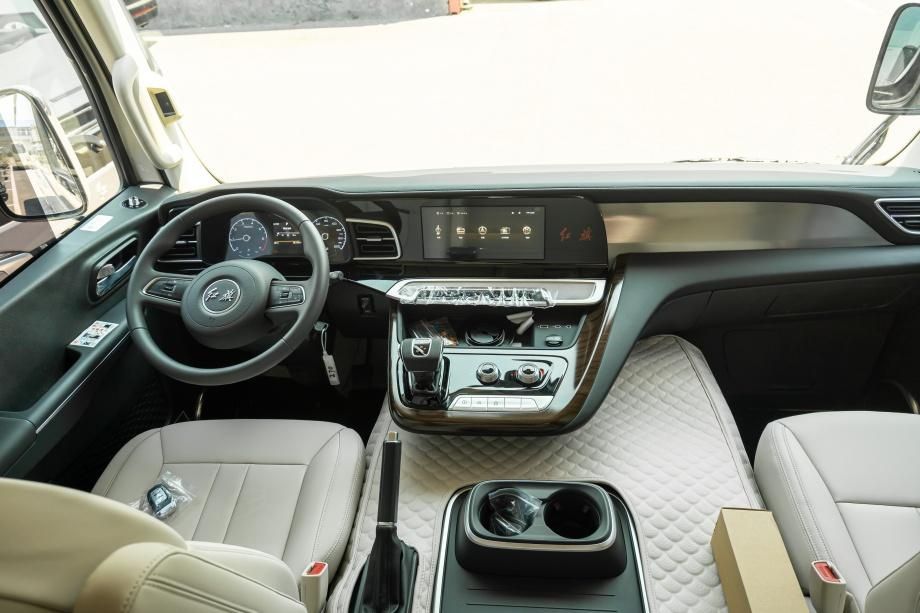 红旗国悦12 座象牙白内饰款 4张豪华座椅现在落地价多少？