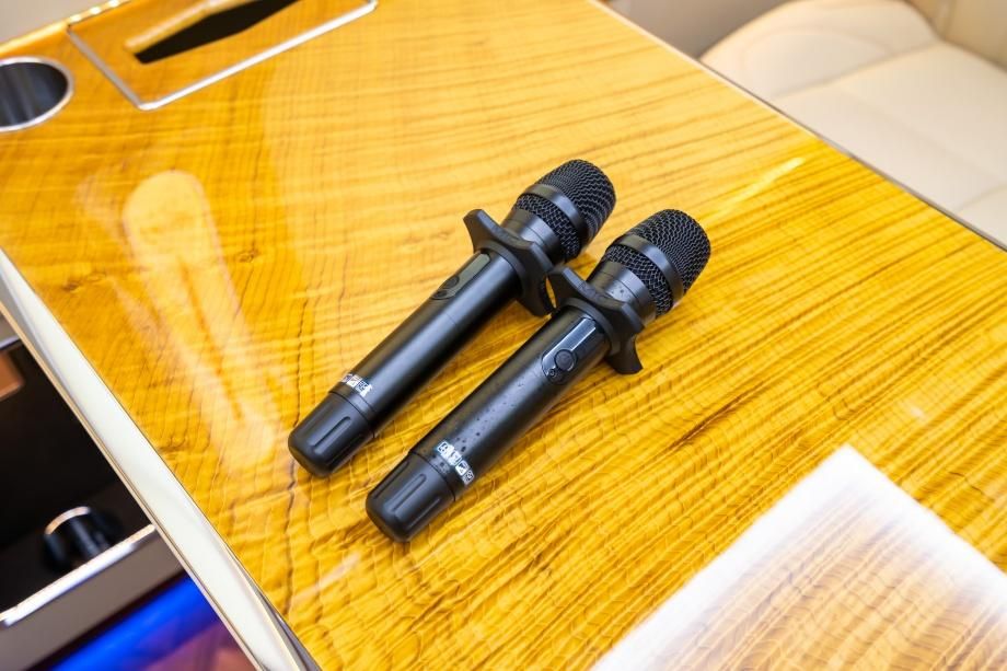 想入手红旗国悦12座金丝楠木桃木装饰全车，当前报价及优惠？