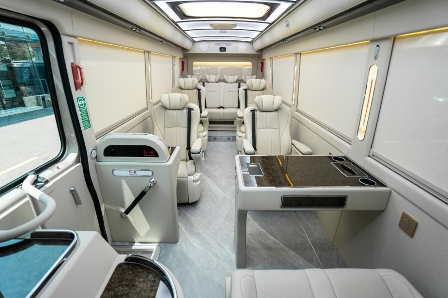 红旗国悦12 座象牙白内饰款 4张豪华座椅现在落地价多少？