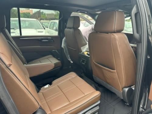 2025款萨博班3.0柴油四驱High Country高地售价 配置豪华动力强劲