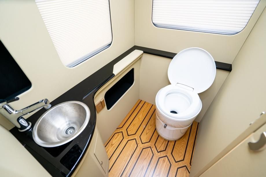 红旗国悦6座房车版带床带卫生间报价多少