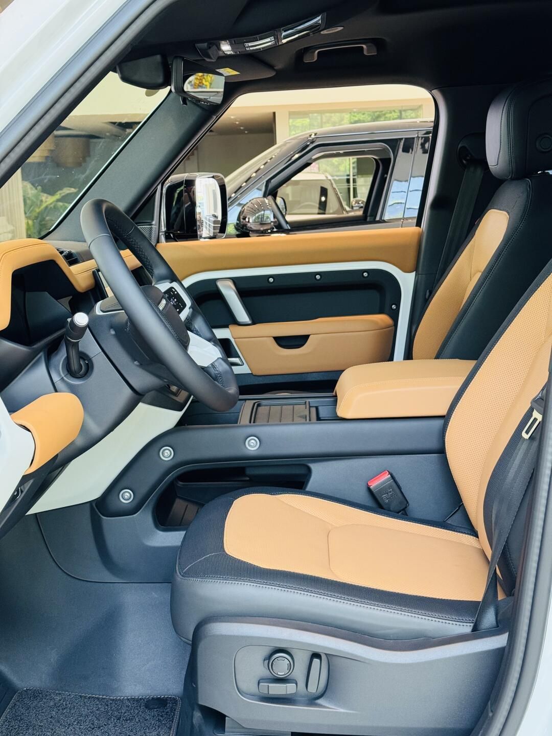 2025款路虎卫士 硬派基因与摩登豪华的全能演绎 优惠20万