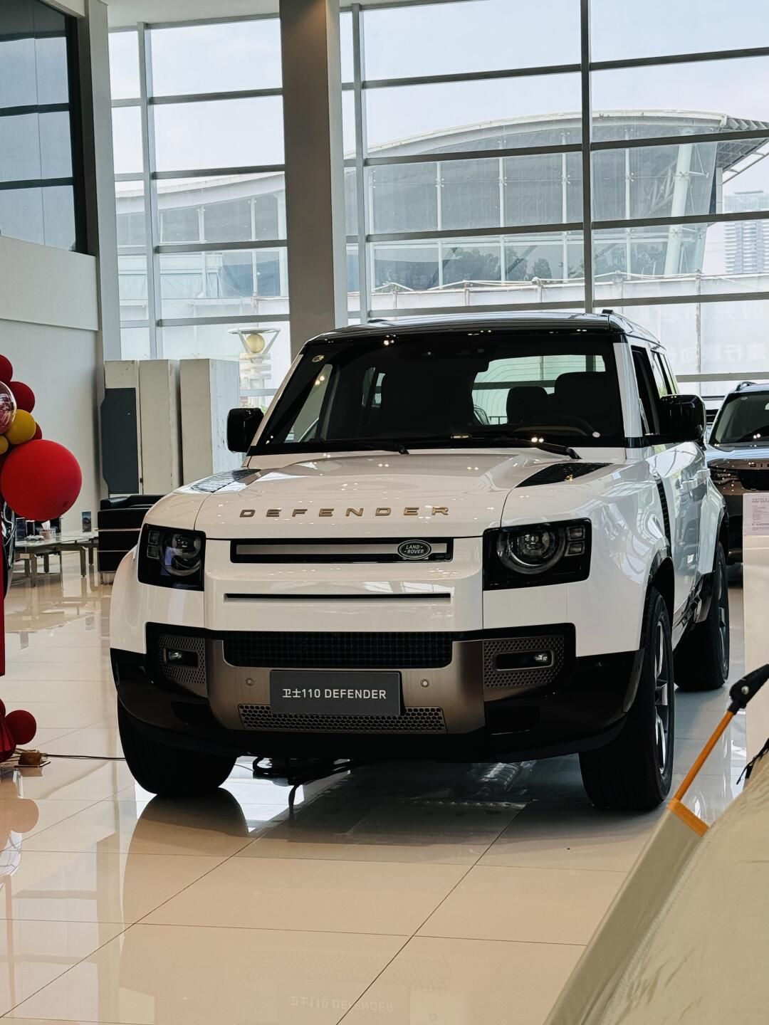 2025款路虎卫士 硬派基因与摩登豪华的全能演绎 优惠20万