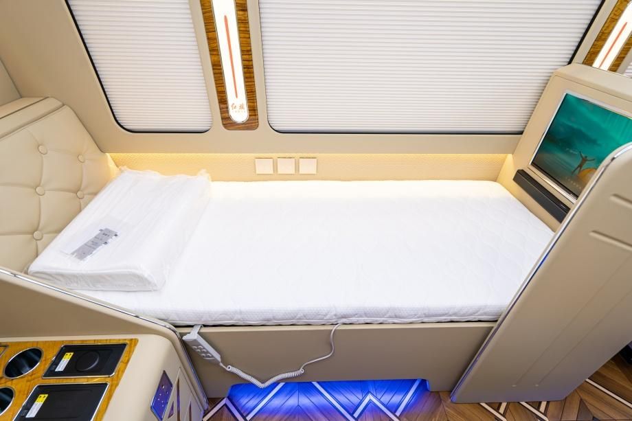 红旗国悦8座房车版全隔断带单人床现在报价多少钱