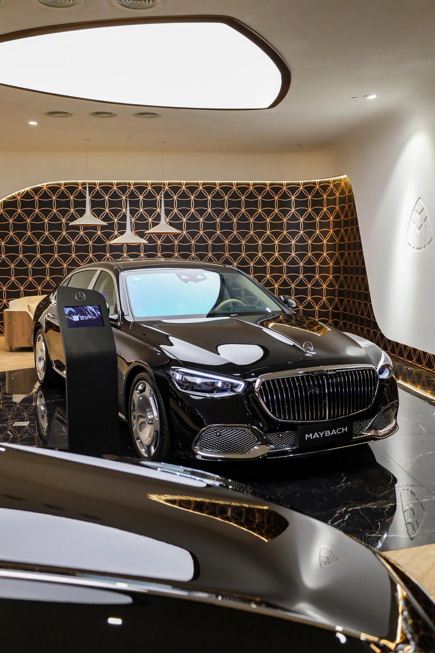 穹顶之上 2025款迈巴赫S680 4MATIC V12图腾级的移动奢境