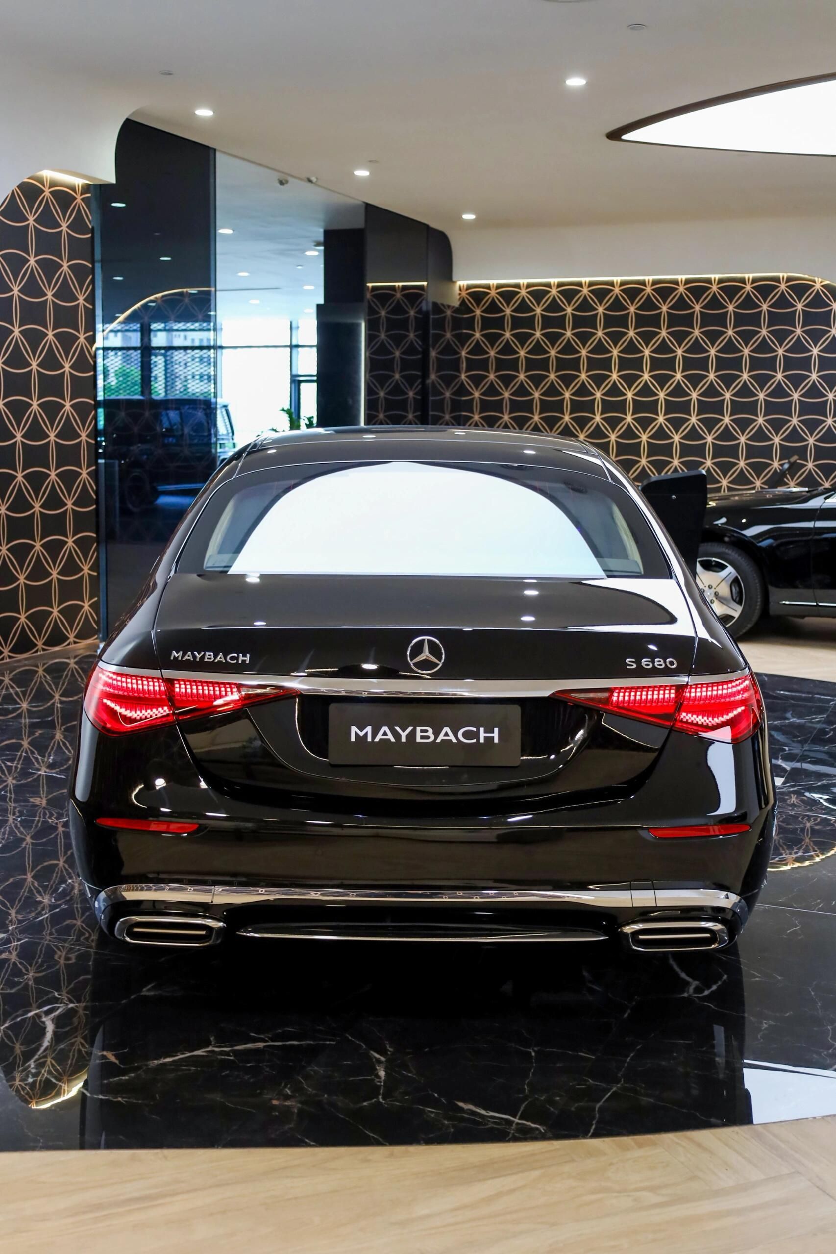 穹顶之上 2025款迈巴赫S680 4MATIC V12图腾级的移动奢境
