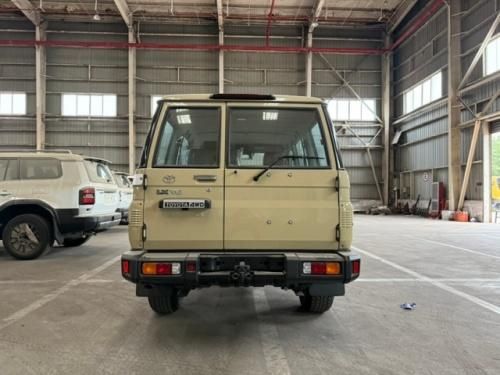 丰田25款酷路泽LC76 4.0自动汽油版 排量强劲 配置豪华 金融！