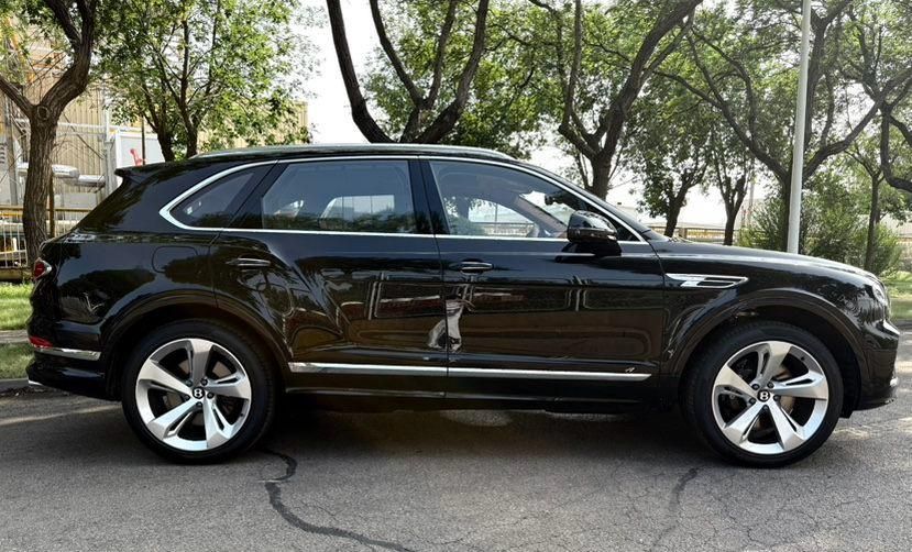 2025款宾利.添越 V8标轴现车最新你报价配置