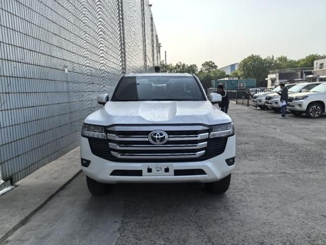 2025款丰田酷路泽3500 GXR 18轮 8气 天窗 本家现车最新报价