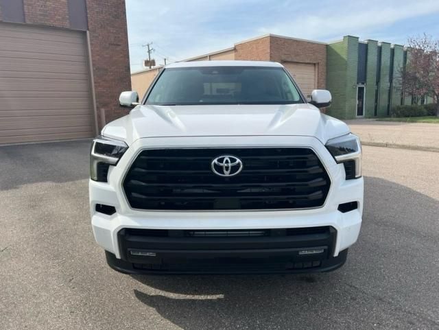 2024款丰田红杉 3.5T 混动 SR5 本家现车优惠6万