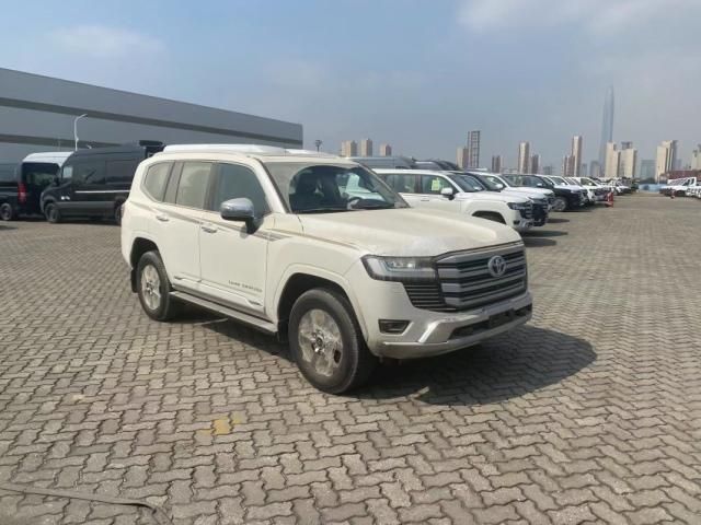 2024款丰田酷路泽3500 VX 18轮 三差 清仓处理 来电详询