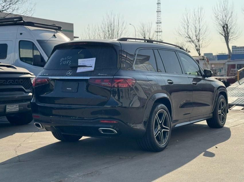 2025款奔驰GLS450 7座 AMG包 暗夜大柏林抬显电吸五区