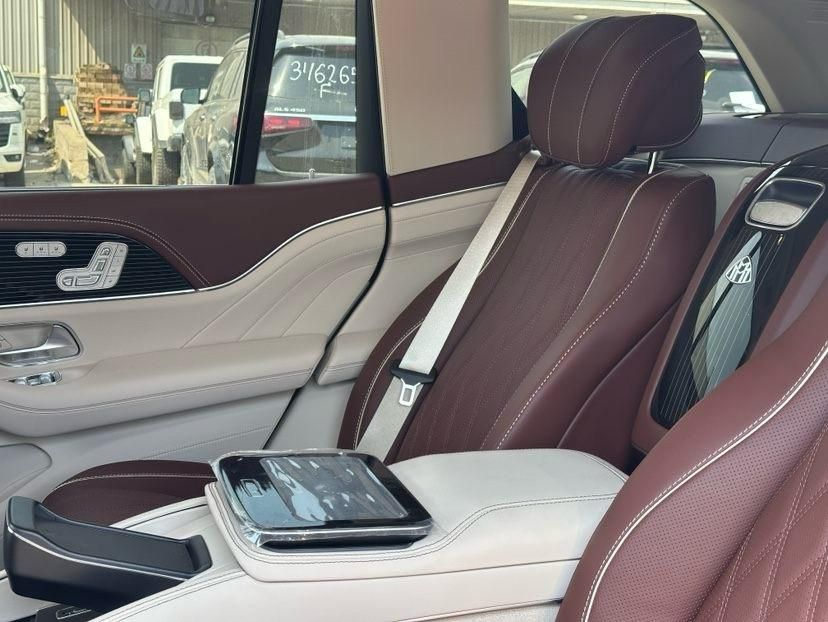 2025款迈巴赫GLS600 4.0T V8 4座 23寸大饼轮最新价格