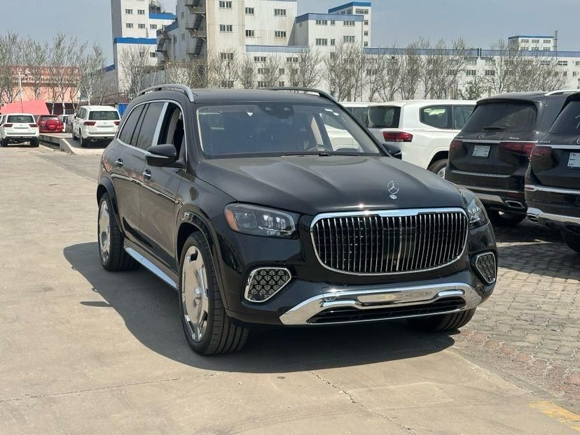 2025款迈巴赫GLS600 4.0T V8 4座 23寸大饼轮最新价格