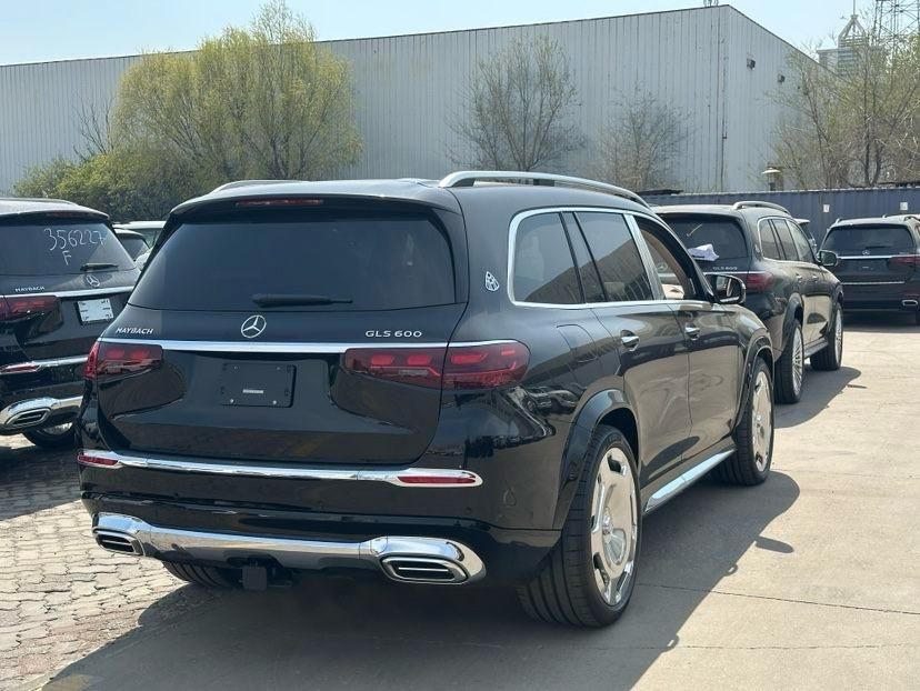 2025款迈巴赫GLS600 4.0T V8 4座 23寸大饼轮最新价格