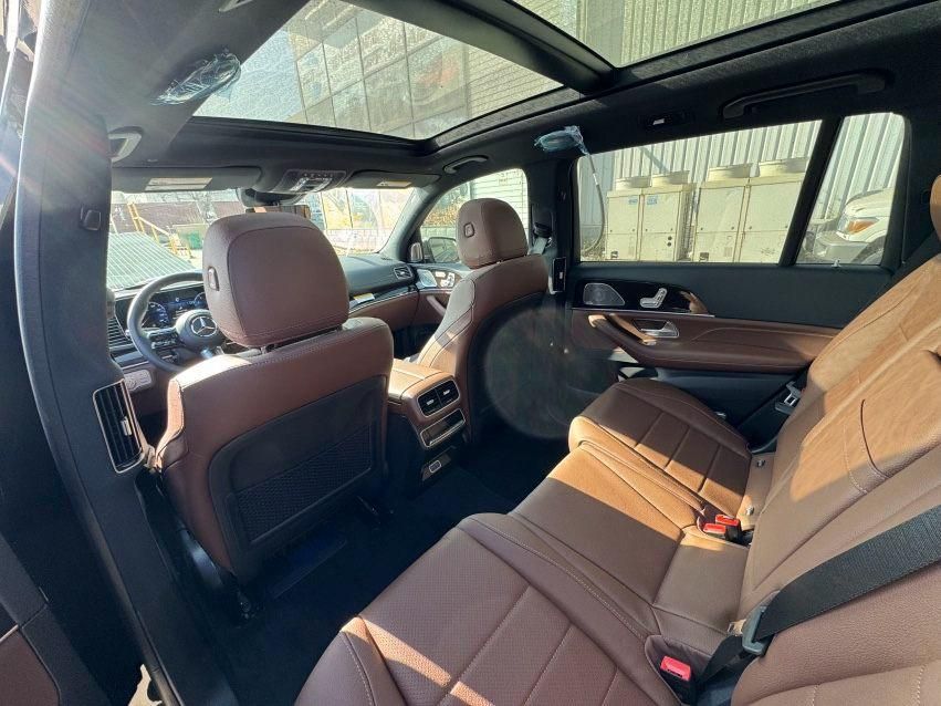 2025款奔驰GLS450 7座 AMG包 暗夜大柏林抬显电吸五区