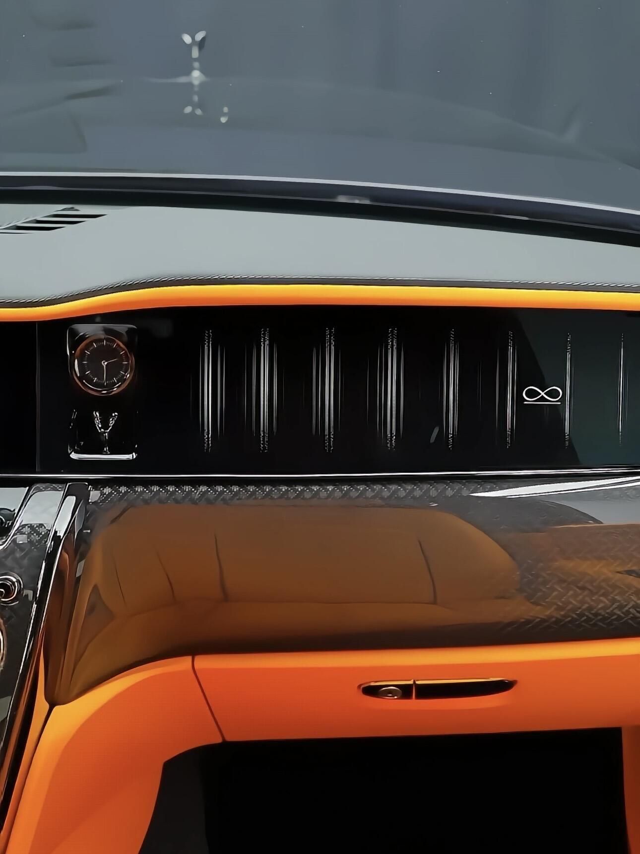 2025款劳斯莱斯库里南Black Badge 暗夜君王的奢享狂想 780万起