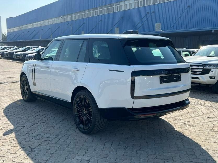 2025款路虎揽胜行政3.0T D350 柴油创世加长最新报价208万谈