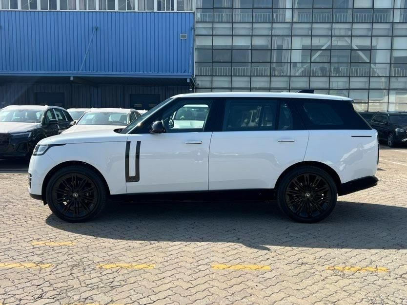 2025款路虎揽胜行政3.0T D350 柴油创世加长最新报价208万谈