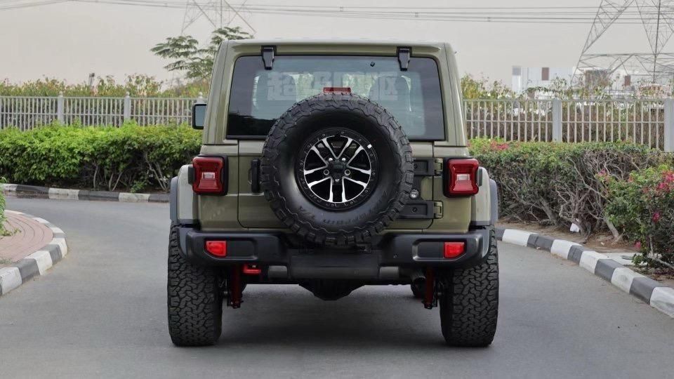 2025款牧马人  2.0T 四门 罗宾汉 XR性能包天津现车报价51.9万