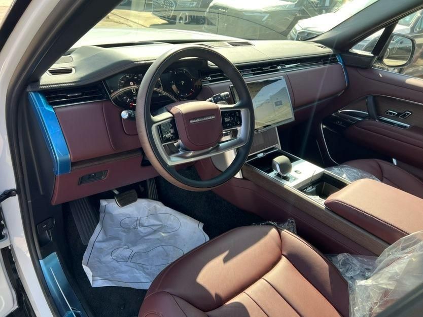 2025款路虎揽胜行政3.0T D350 柴油创世加长最新报价208万谈